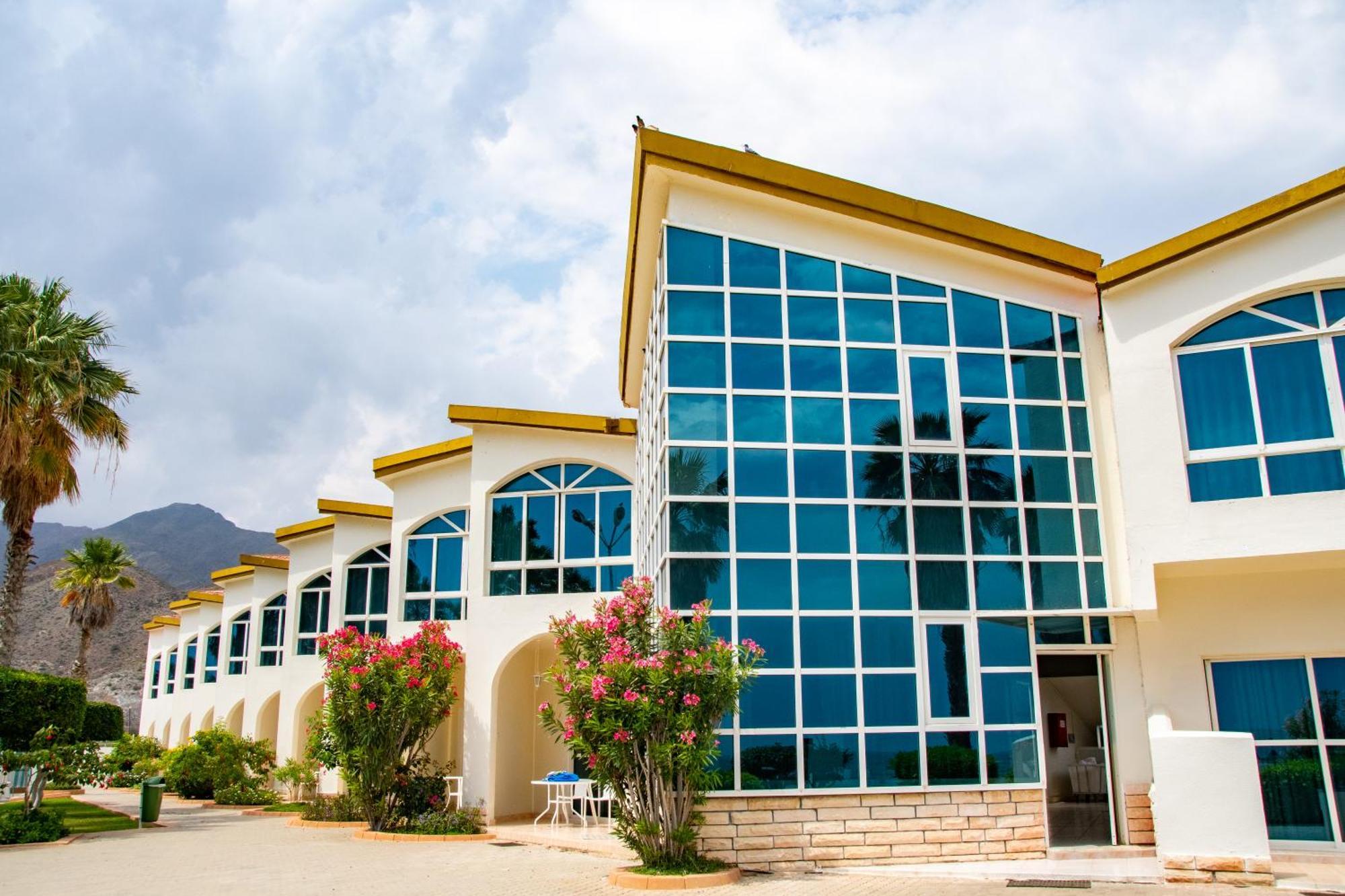 Sandy Beach Hotel & Resort Al Aqah Dış mekan fotoğraf